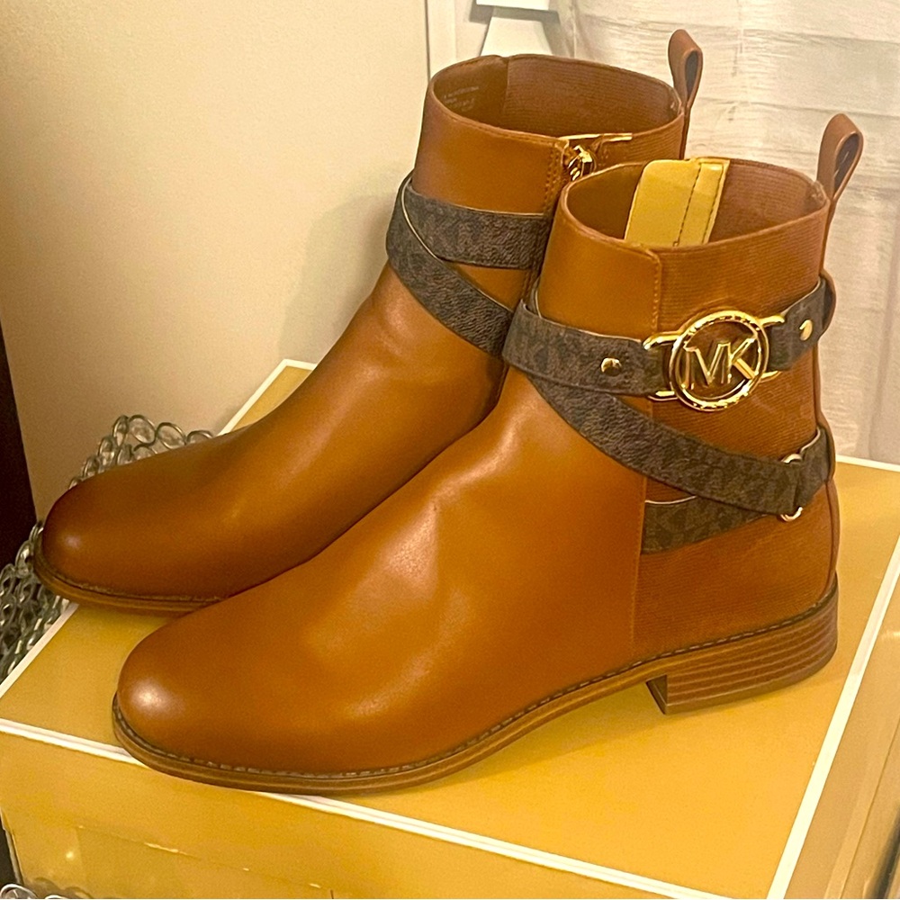 Woman (MK) Boots 🤎🥾🤎